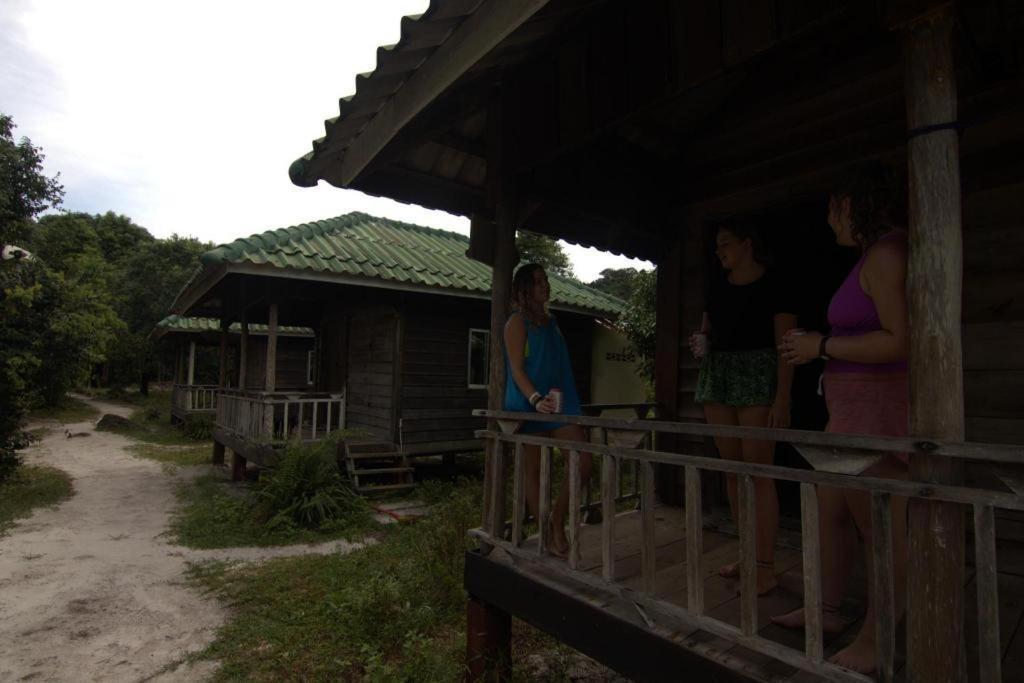 Auberge de jeunesse Mad Monkey Koh Rong Samloem à Koh Rong Sanloem Extérieur photo