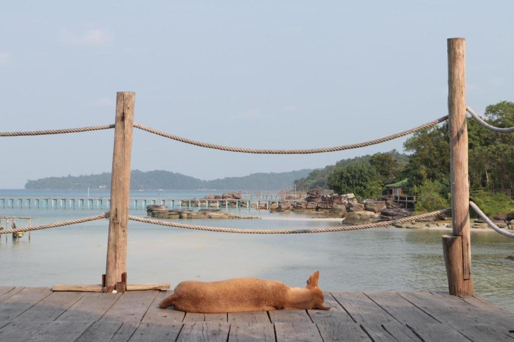 Auberge de jeunesse Mad Monkey Koh Rong Samloem à Koh Rong Sanloem Extérieur photo